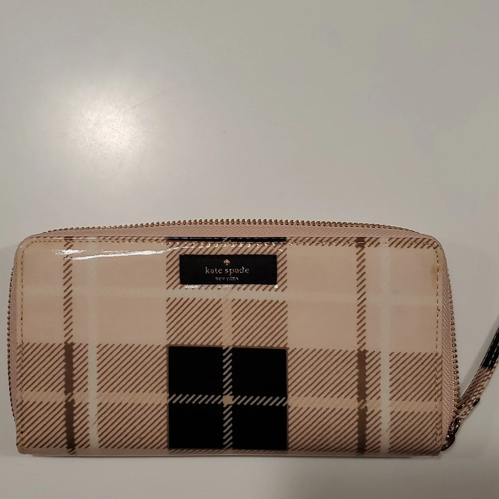 Like New kate spade New York Ellison Avenue Stacy Vinyl Pink Plaid Wallet